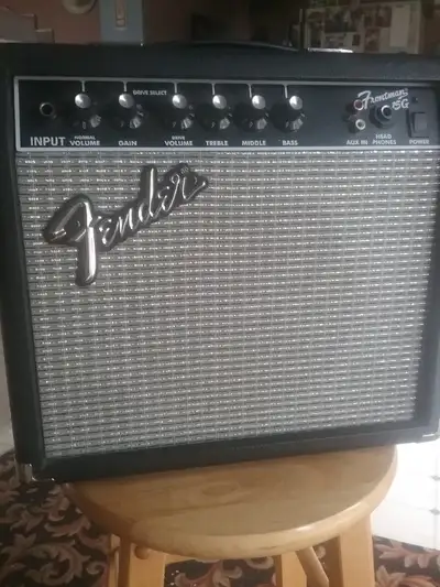 Fender Frontman 15G amp, View more