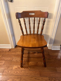 Chaise en bois // Wood chair