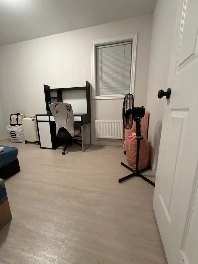 Room for rent  in Room Rentals & Roommates in City of Toronto - Image 3