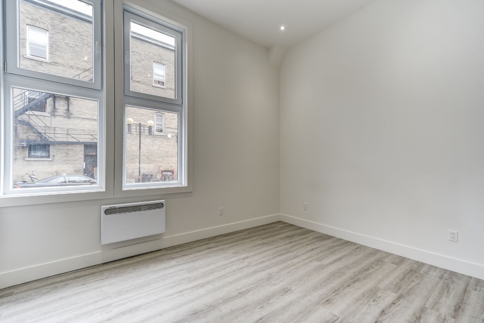 $2731/ 8½ 4br- 1900ft2 - Logement disponible pour le 1er octobre — photo 3