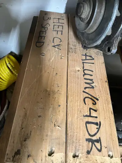 Ford three speed transmission. HEFCV3 speed aluminum C4. DR. Came out of a 1965 mustang .