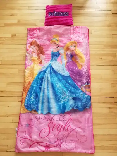 SAC DE COUCHAGE POUR ENFANT AVEC COUSSIN "PRINCESSE" VOIR MES AUTRES ANNONCES