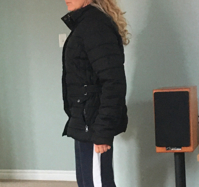 Light winter woman’s jacket in Women's - Tops & Outerwear in Barrie - Image 2