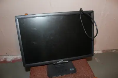 Acer 21 inches analog monitor