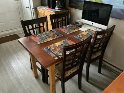 Table de cuisine avec 2 chaises, View more