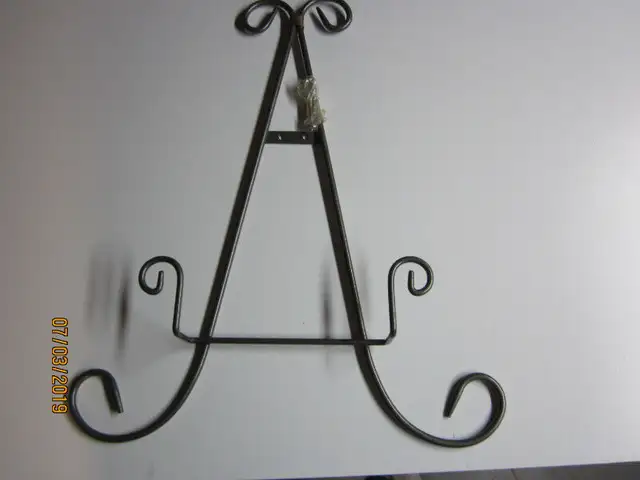 Vente de garage =Chandelier , déco en verre et fer forgé in Kitchen & Dining Wares in Laval / North Shore - Image 5
