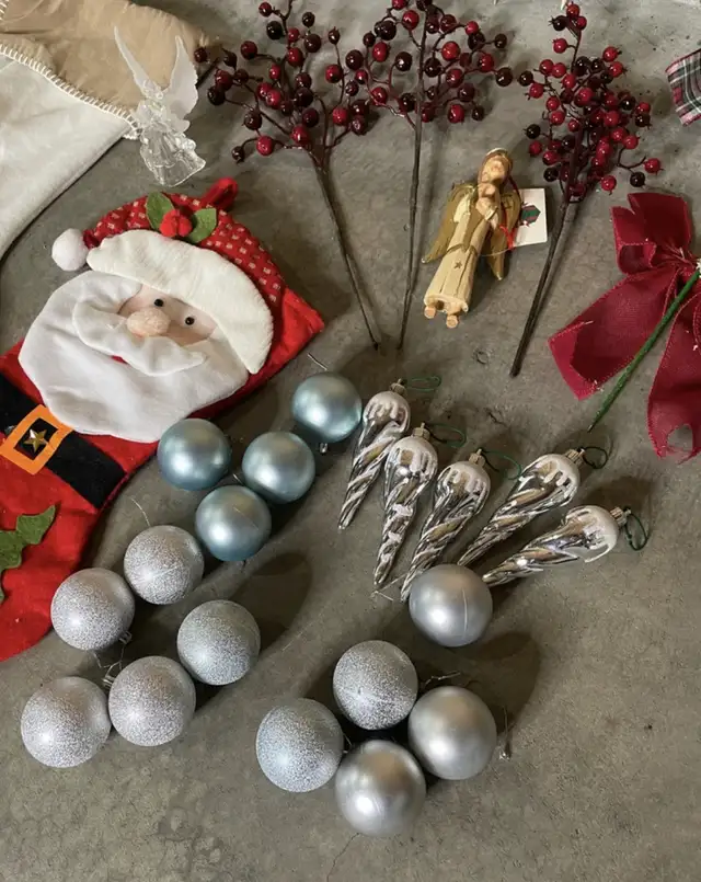 Christmas Decorations in Holiday, Event & Seasonal in Calgary - Image 6