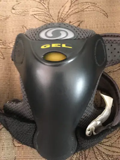 Soloman Knee Protectors - New, coolmax, gel pack, View more