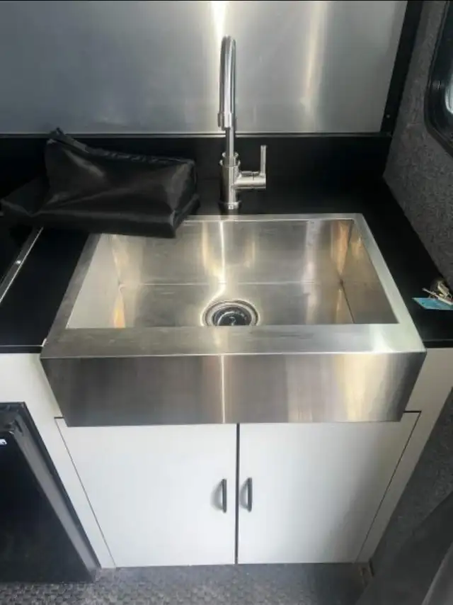 2021 Intech Discovery Travel Trailer Toy Hauler in Travel Trailers & Campers in Mission - Image 8