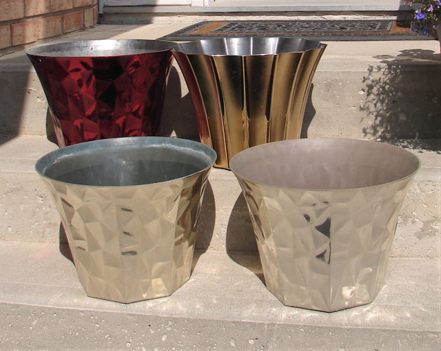 Decorative Pots in Home Décor & Accents in Strathcona County
