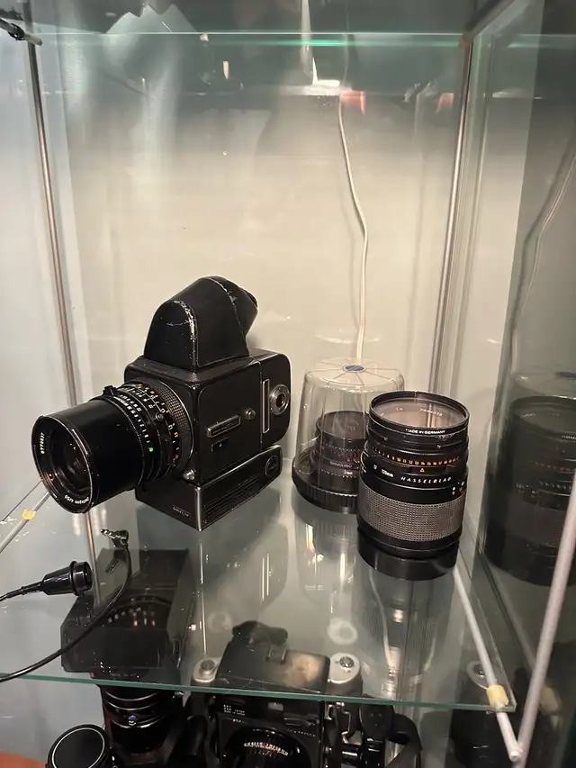 Hasselblad elm with 3 lens in Cameras & Camcorders in Mississauga / Peel Region - Image 2