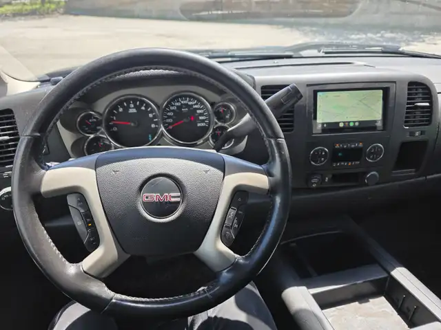 2013 GMC Sierra 1500 SLE Z71 4x4 - 5.3L V8 in Cars & Trucks in Brantford - Image 6