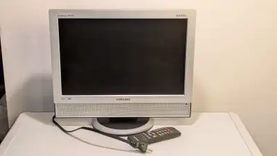 Samsung SyncMaster 940MW monitor/TV with remote *TEST VIDEO*, View more