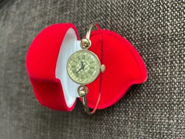 Antique Vintage Ladies Fine Watch handmade in Soviet USSR in Jewellery & Watches in Downtown-West End - Image 4