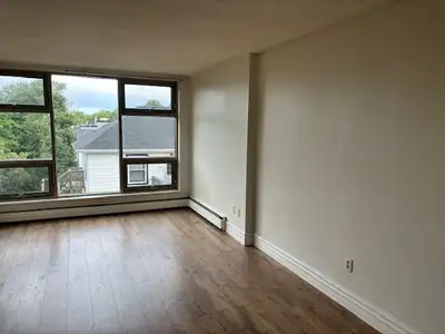Condo 1 bedroom across from Dal and King's campus 10 minute walk to Dental school hospital downtown...