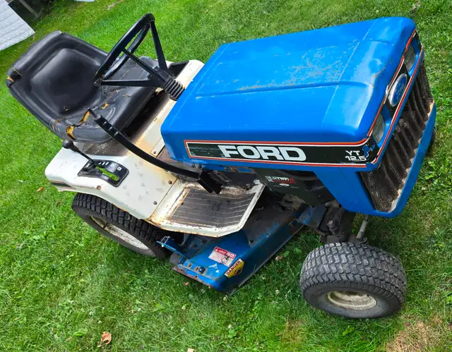 Ford YT 12.5 Garden Tractor in Lawnmowers & Leaf Blowers in Kitchener / Waterloo - Image 3