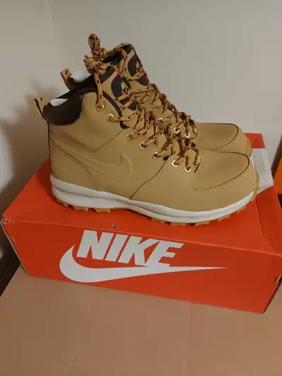 Nike Manoa Haystack 11- BNWB, View more