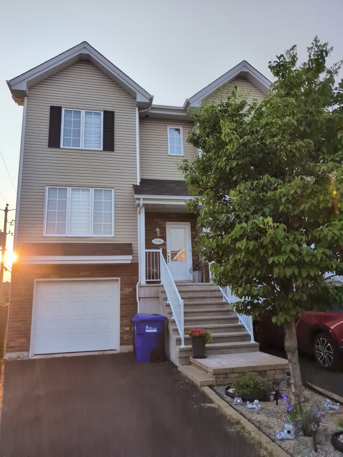 Maison à vendre à contrecœur avec garage — photo 1