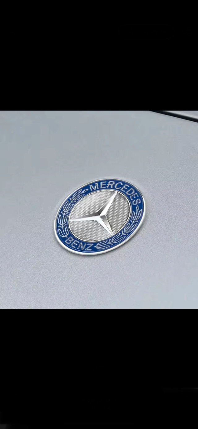 Mercedes emblem  in Auto Body Parts in Mississauga / Peel Region - Image 3