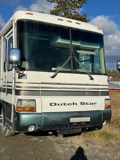 40 dutch star cummin 350hp genertor big slide out washer/dryer stove microwave lots storage undernea...