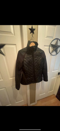 Ladies  Columbia winter jacket in New Condition, Size Small