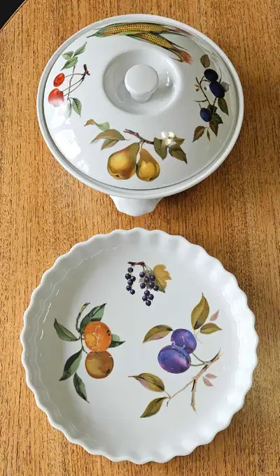 Caseral and Pie Plate, View more