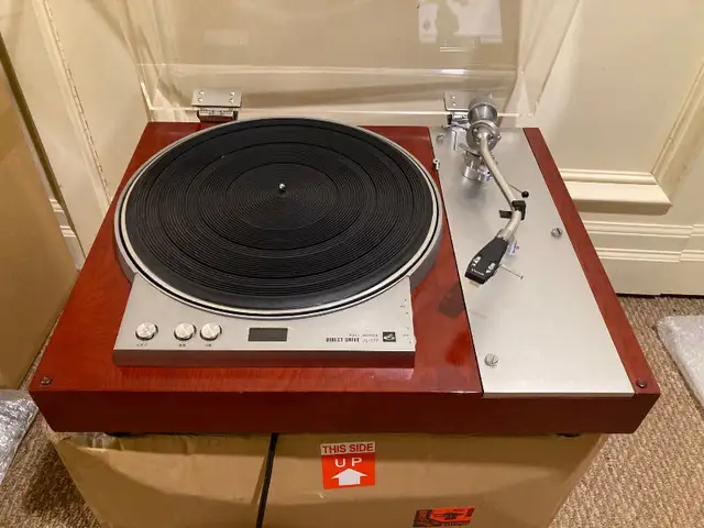 JVC / Victor JL B77 top model direct drive turntable in Stereo Systems & Home Theatre in Mississauga / Peel Region - Image 5