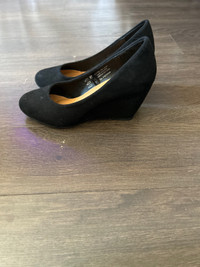 Ardene black wedge shoes size 6 