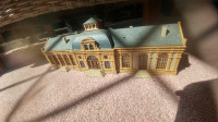 STUNNING Large N Scale Model Railway Train Station RARE Beautifu