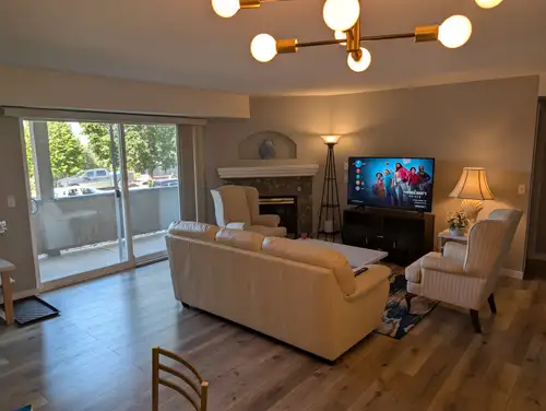 Available July 1st for traveling nurses, working professionals or a couple. Fully furnished 2 bedroo...