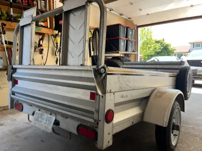 I am selling a Marathon 5x7 utility trailer. This trailer is in used condition, but well-maintained...