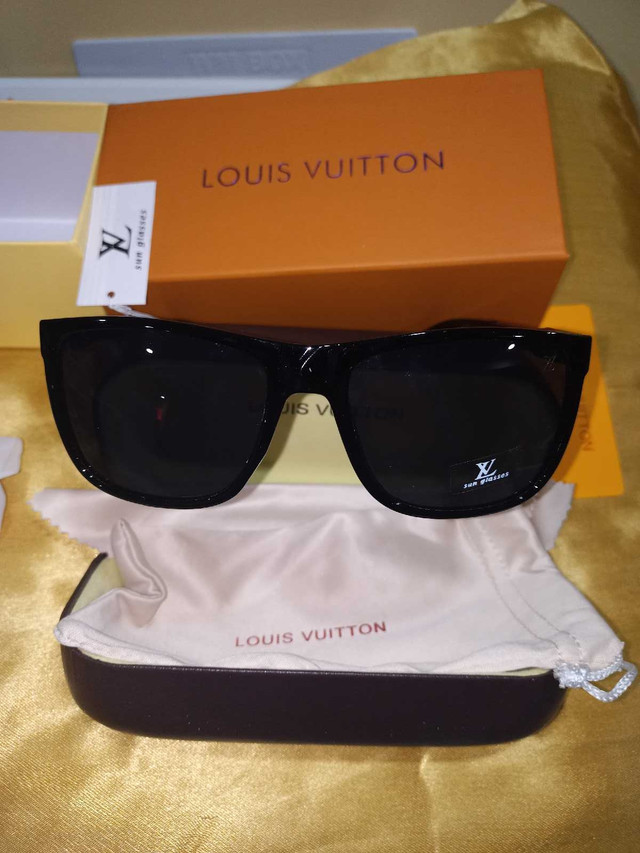 Louis Vuitton sunglasses new with box .dust bag dans Art et objets de collection  à Ville de Montréal - Image 2