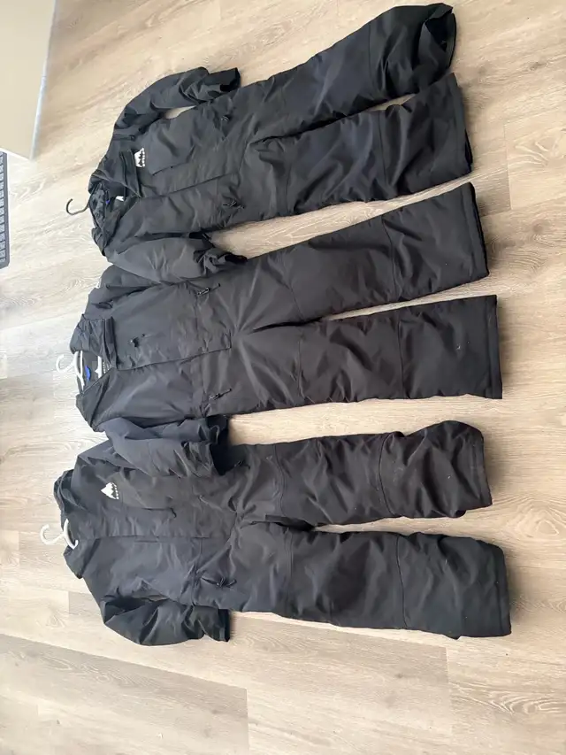 Burton Kids' 2L One Piece (XXS, S, M) in Snowboard in Calgary - Image 2