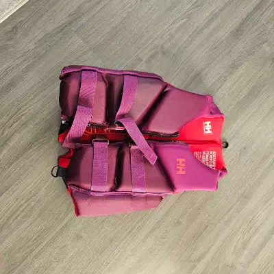 ✨️ No holds ✨️ Women's size Small The Helly Hansen Adult Evoprene PFD/Life Jacket combines premium s...