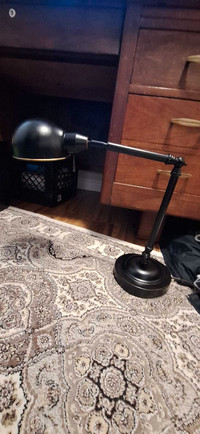 Lampe de bureau / Desk Lamp