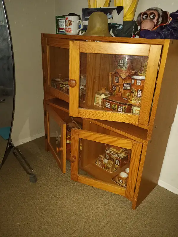 2 wooden Display Cabinets in Hutches & Display Cabinets in Calgary - Image 3
