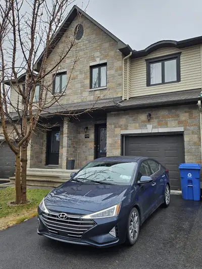 Maison à louer à 2750$/mois ou 2850$/mois avec électroménagers, situé dans un cartier apaisé et proc...