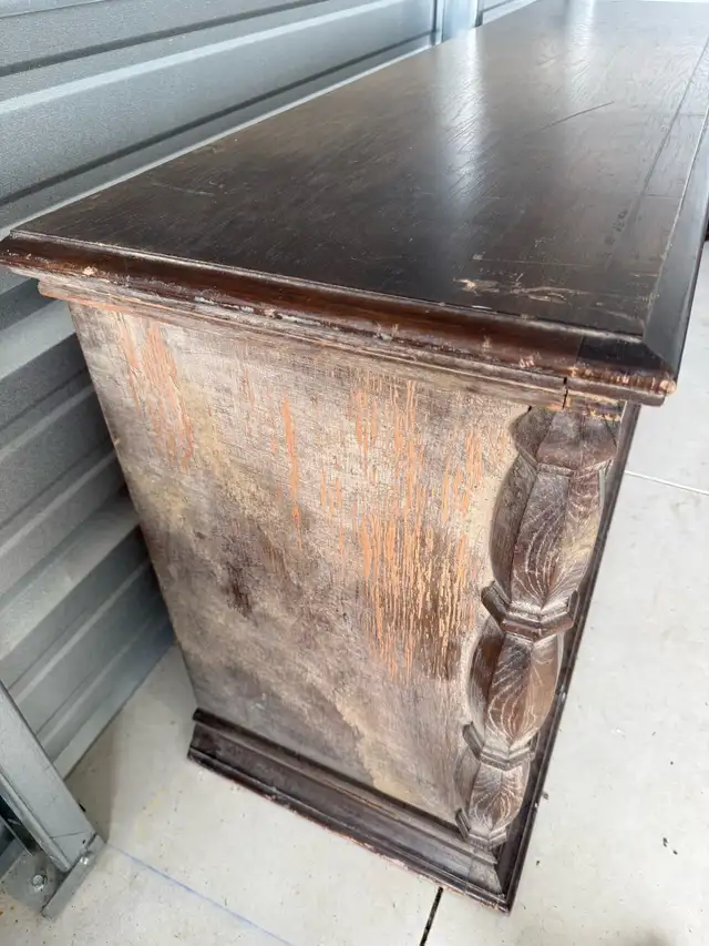 Free Delivery! Solid Wood Carved Credenza Buffet in Hutches & Display Cabinets in Oshawa / Durham Region - Image 9