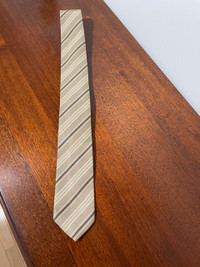 Gucci cravate authentique/ tie