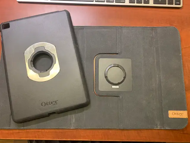 Otterbox Agility Portfolio for Apple iPad Air/Air2 Leather Black in iPads & Tablets in Peterborough - Image 4