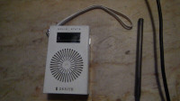 zenith vintage pocket radio