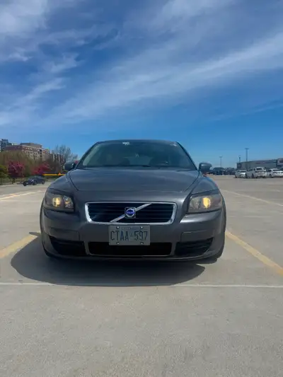 I have for sale my Volvo C30 2.4 auto in perfect working condition, with all preventive maintenance...
