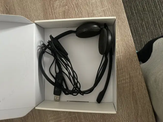 Wired headset in Speakers, Headsets & Mics in Cambridge - Image 3