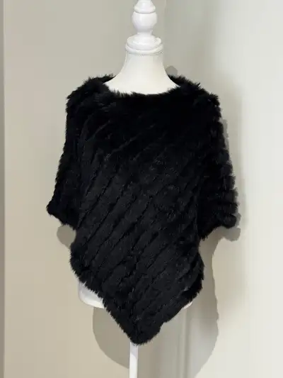 Real rabbit poncho / Poncho de lapin, View more