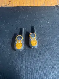  Motorola walkie-talkies