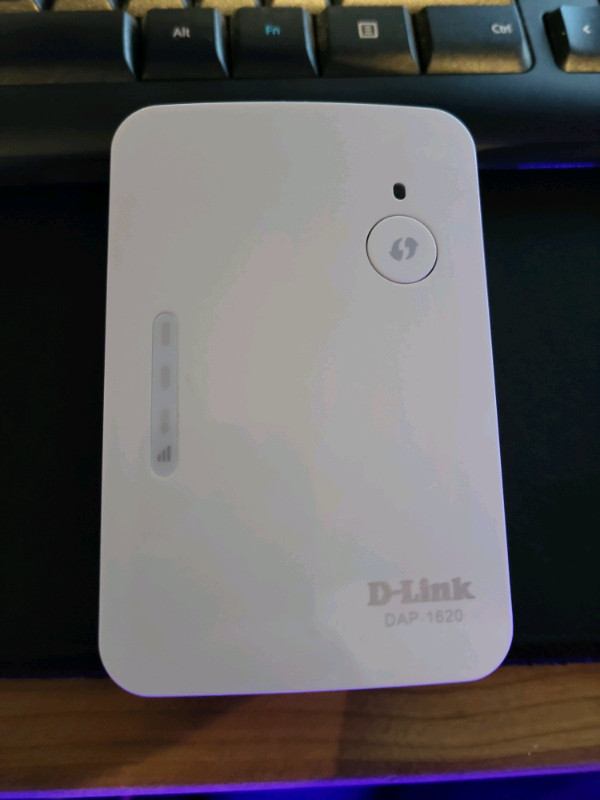 D-Link Wifi extender in Networking in St. Catharines