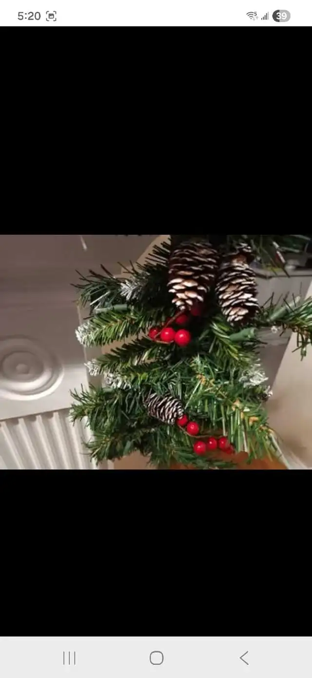 9ft pre-lit garland65098705794946123