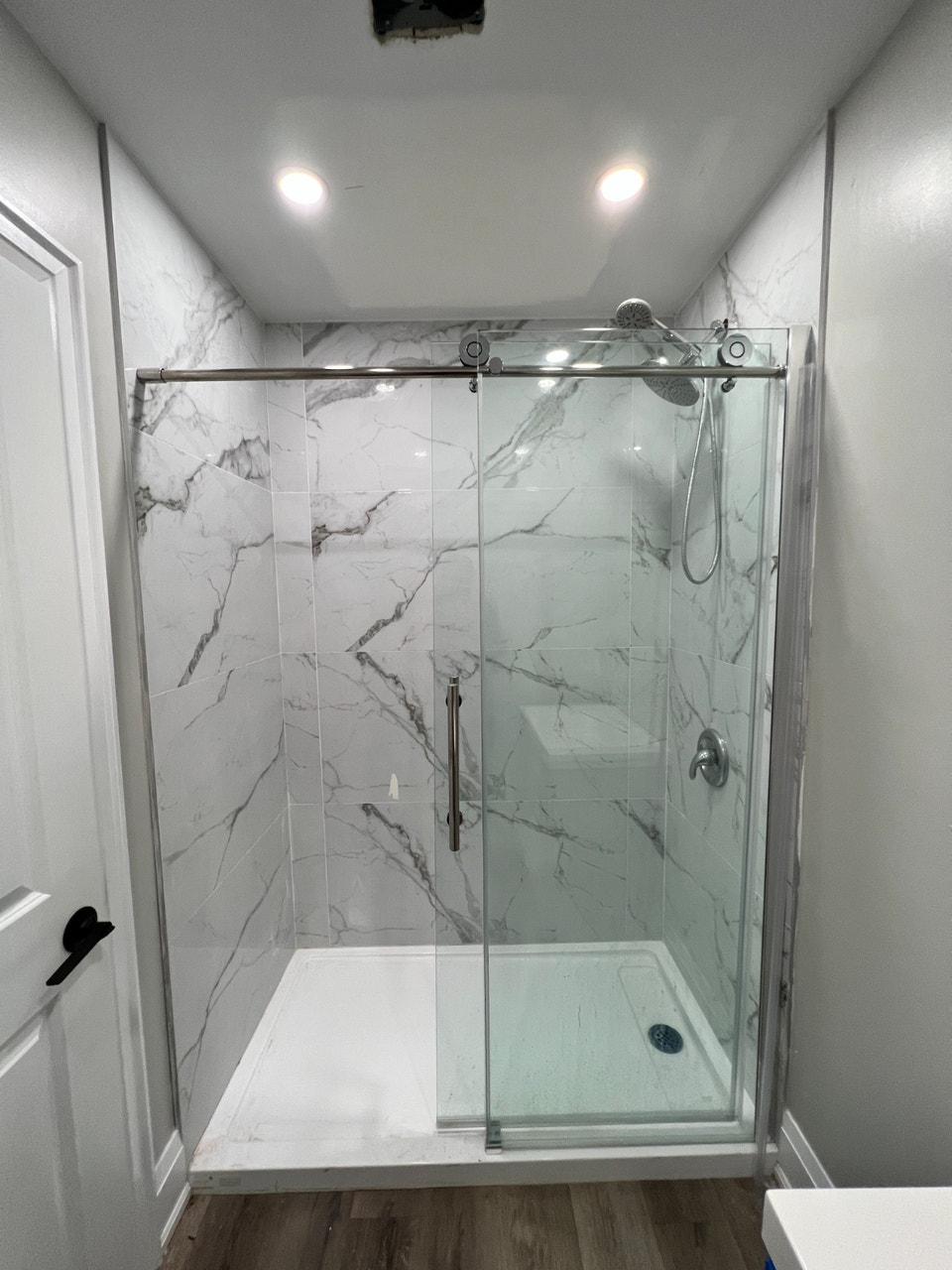 Modern 2 Bedroom Apt Downtown Orillia with Insuite Laundry 5