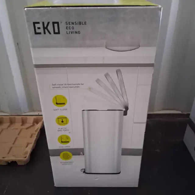 Eko 30 litre Stella step bin in Other in Calgary - Image 3