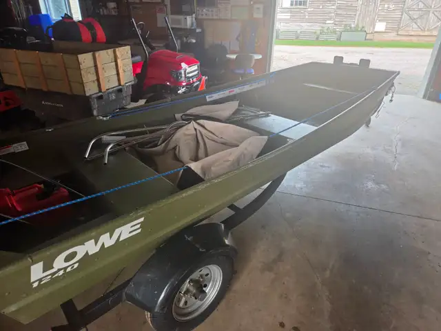 Jon boat trailer and motor for sale in Powerboats & Motorboats in St. Catharines - Image 4